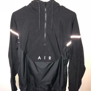 Nike Air Max Pullover Windbreaker